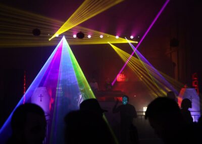 Φώτα laser σε πάρτυ νυχτερινού μαγαζιού